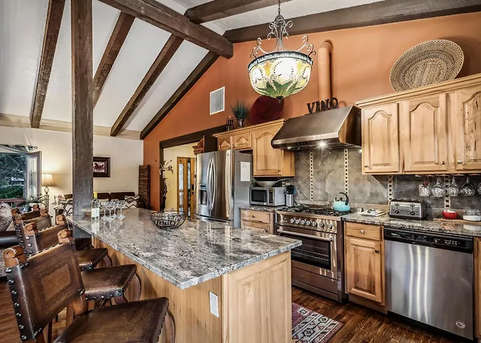 Quail Hollow Retreat *